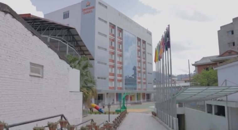 स्वस्तीश्री गुरुकुलको ठगी धन्दा,सरकारी स्वीकृति नलिई विदेशी पाठ्क्रम पढाउदै